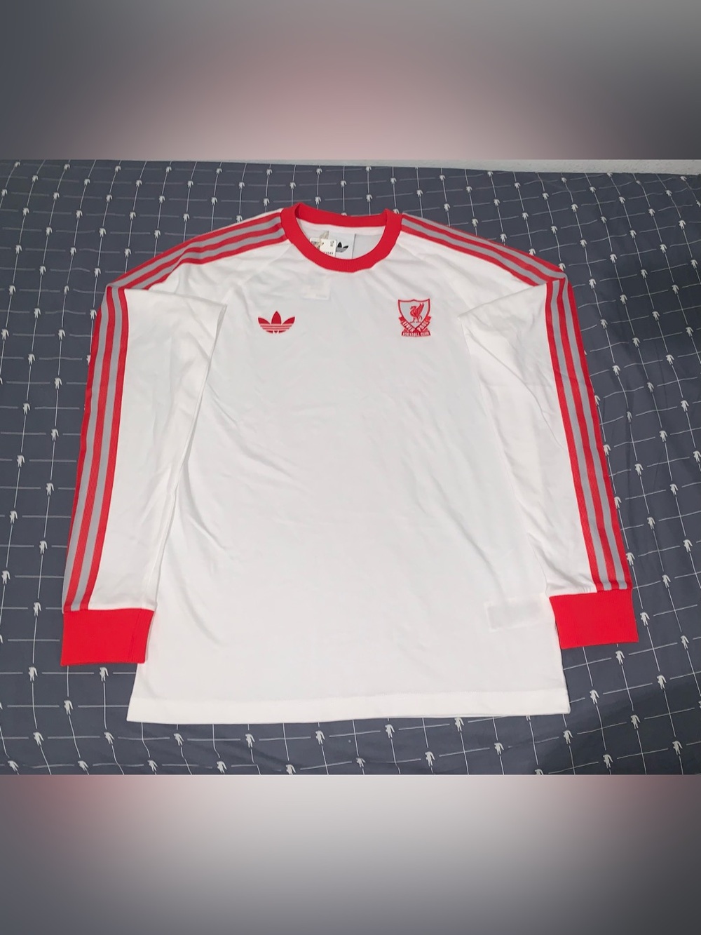 Adidas Liverpool FC Originals Long Sleeve T-Shirt JZ2543 Size: Medium